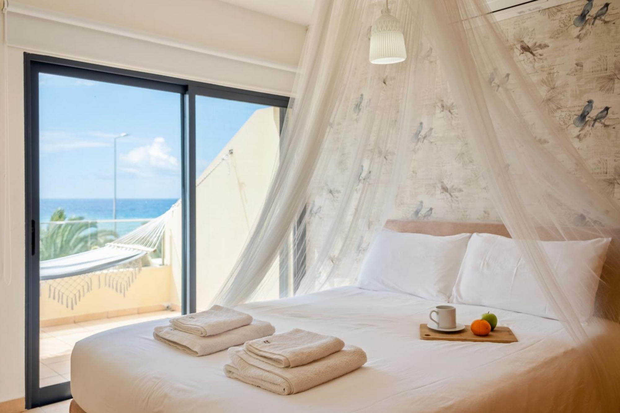 Casa Pedras Pretas - By Wehost *