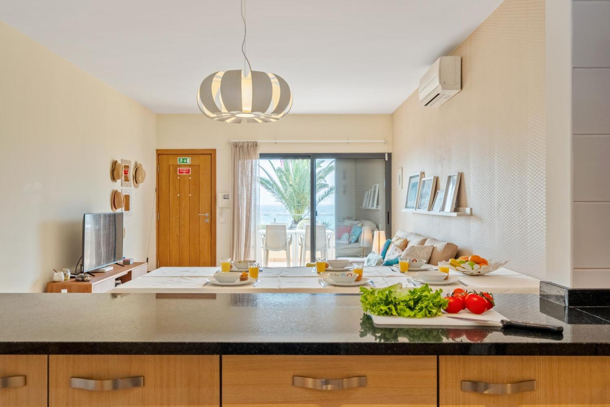 Casa Pedras Pretas - By Wehost