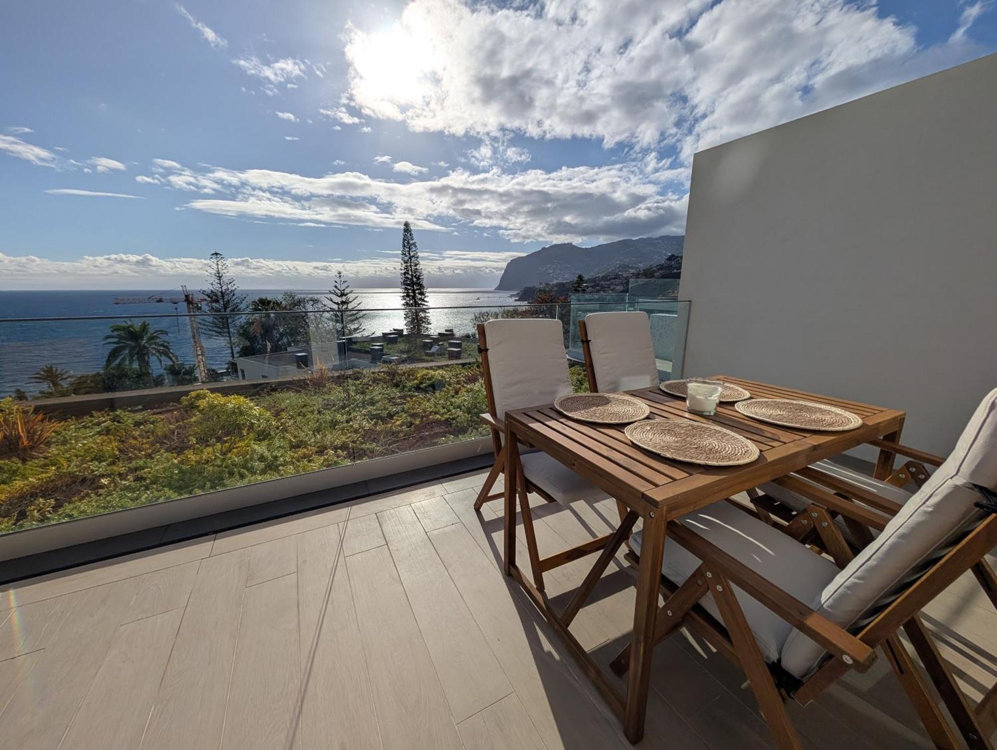 Breathtaking Oceanfront Living, Sunset Facing 3-bedroom Flat In Acqua Residences Apartment