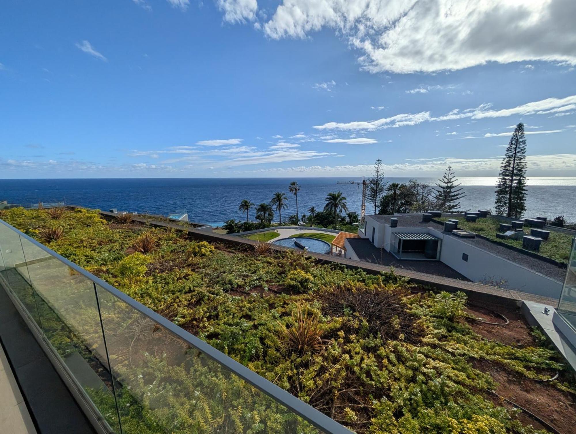 Apartment Breathtaking Oceanfront Living, Sunset Facing 3-bedroom Flat In Acqua Residences