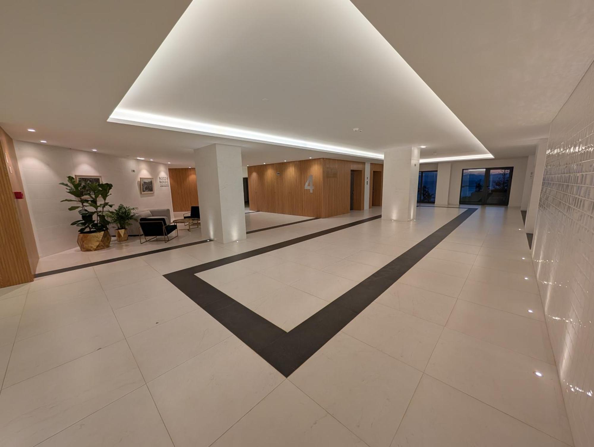Breathtaking Oceanfront Living, Sunset Facing 3-bedroom Flat In Acqua Residences Funchal (Madeira)