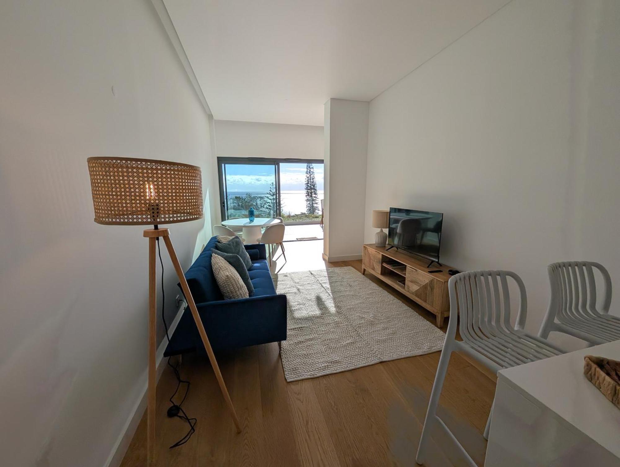 Apartment Breathtaking Oceanfront Living, Sunset Facing 3-bedroom Flat In Acqua Residences