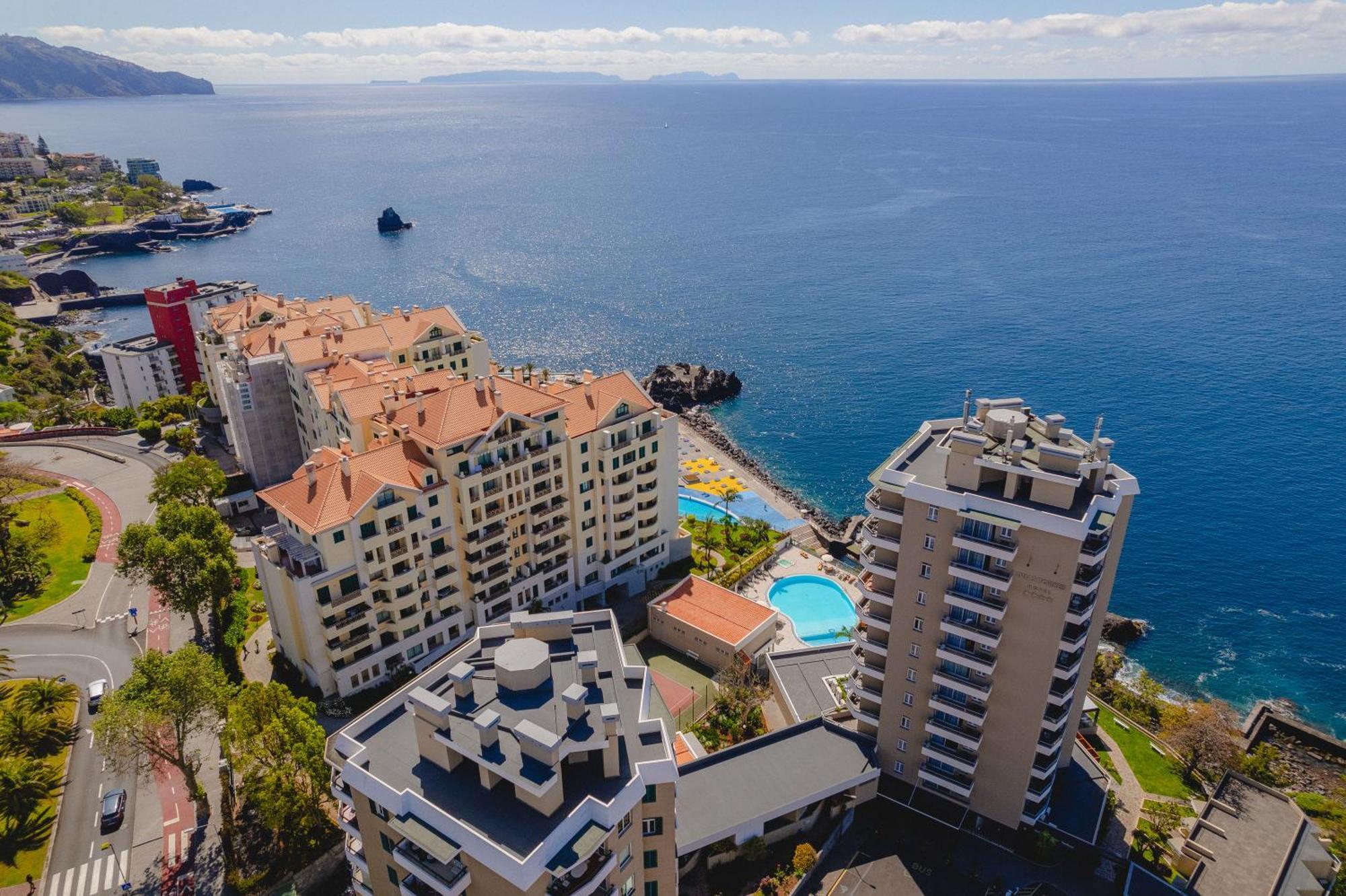 Duas Torres Aparthotel