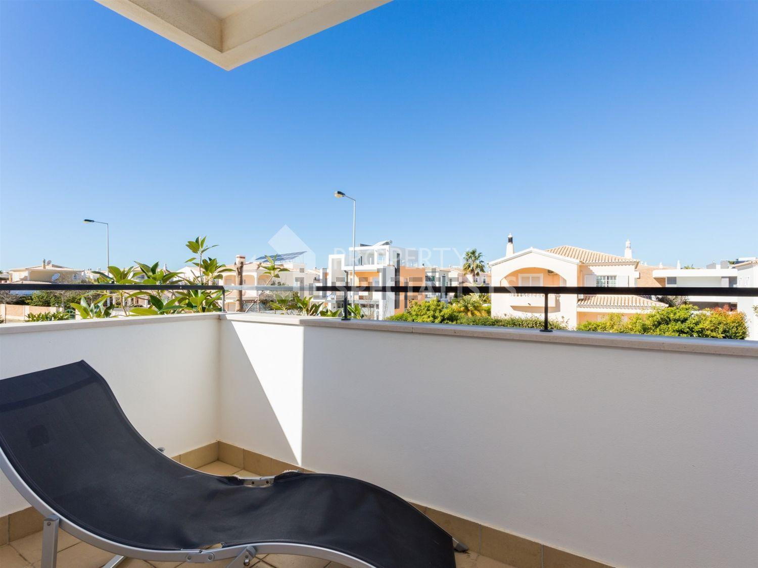 Uma Casa A Beira Sol Lagos