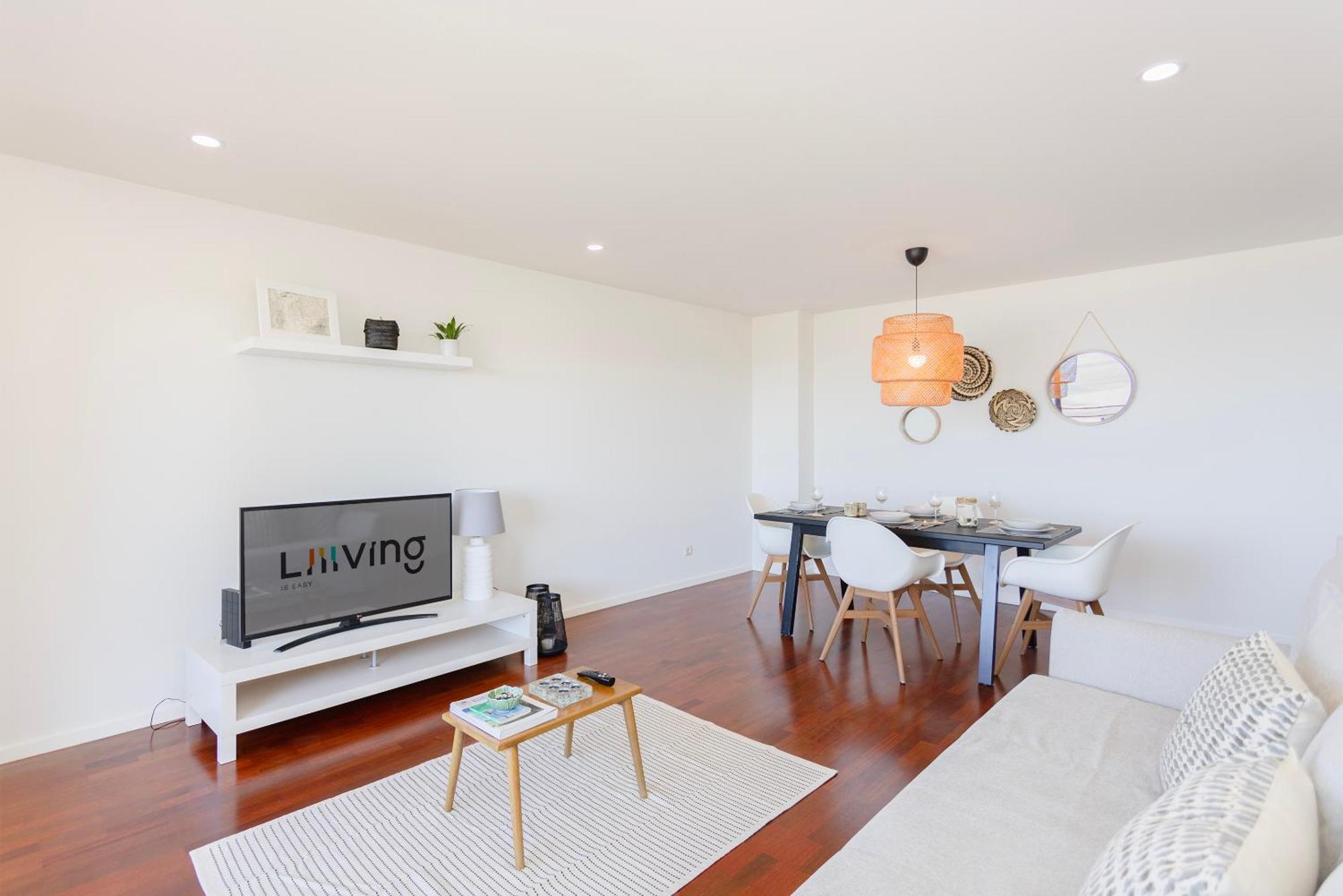 Liiiving In Matosinhos - Seaside Balcony Apartment