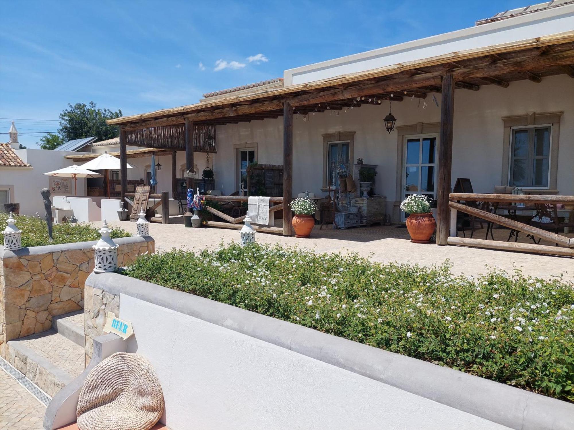 Retiro Da Janela Bed & Breakfast
