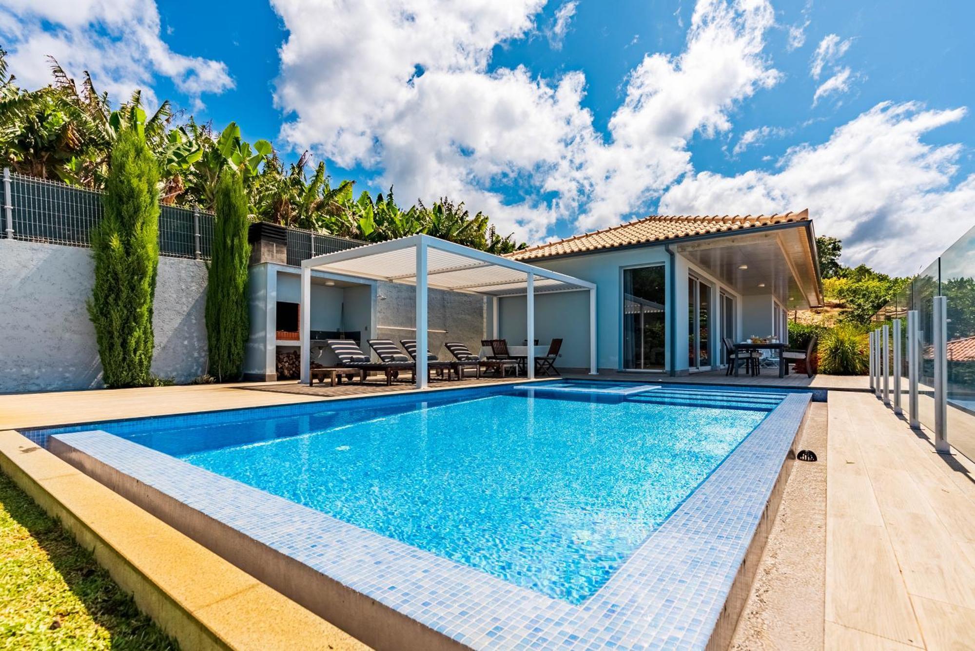 Pinheira Iv -heated Swimming Pool And Jacuzzi Villa *