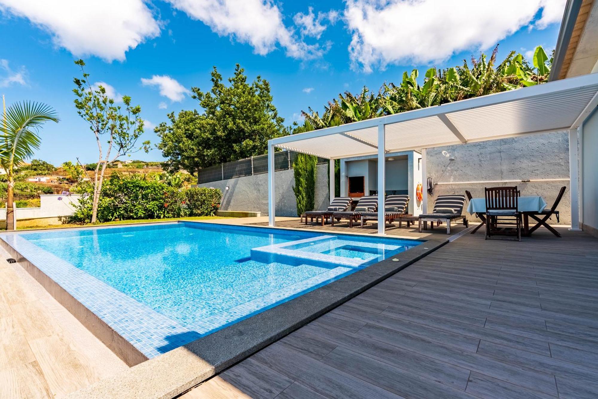 Pinheira Iv -heated Swimming Pool And Jacuzzi Calheta (Madeira)