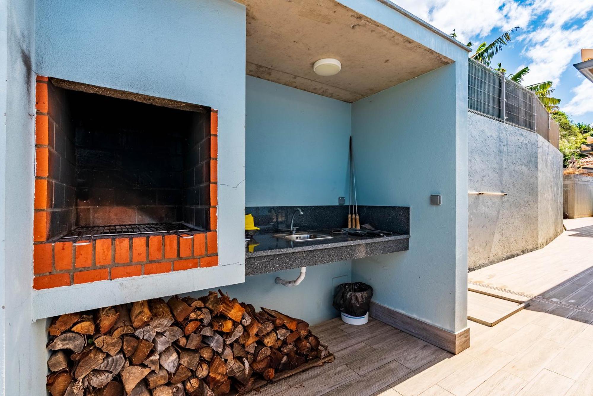 Pinheira Iv -heated Swimming Pool And Jacuzzi Villa Calheta (Madeira)