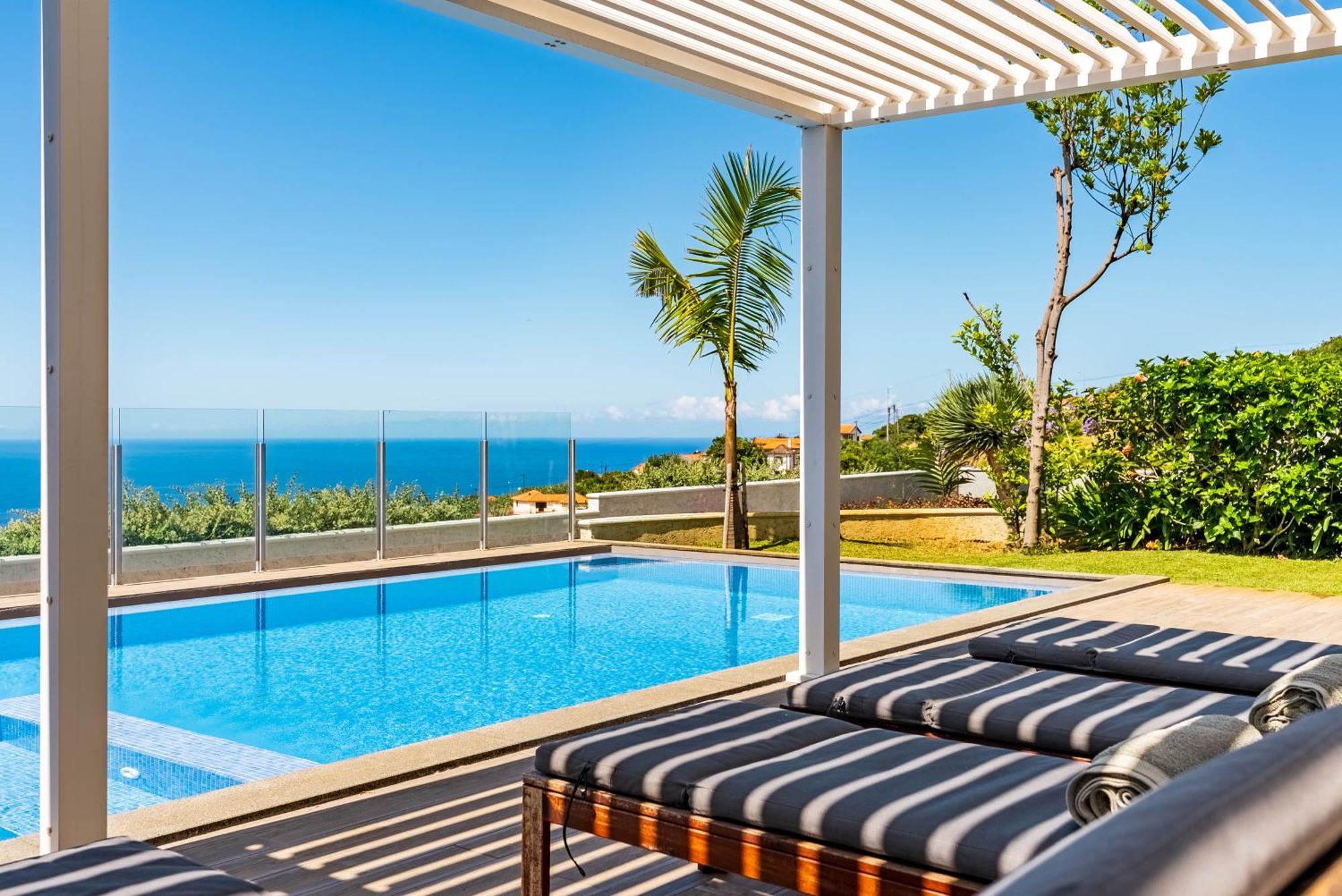 Pinheira Iv -heated Swimming Pool And Jacuzzi *