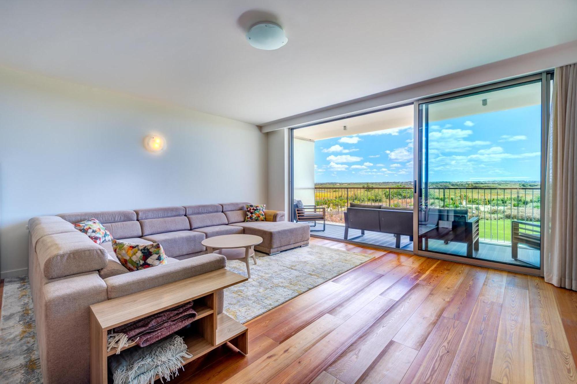Apartment Cond Bayline Cavala - - Pool - Gym - - By Bedzy Armacao de Pera