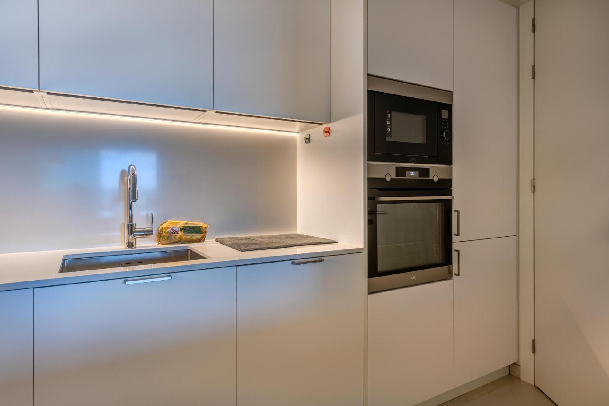 Apartment Cond Bayline Cavala - - Pool - Gym - - By Bedzy *