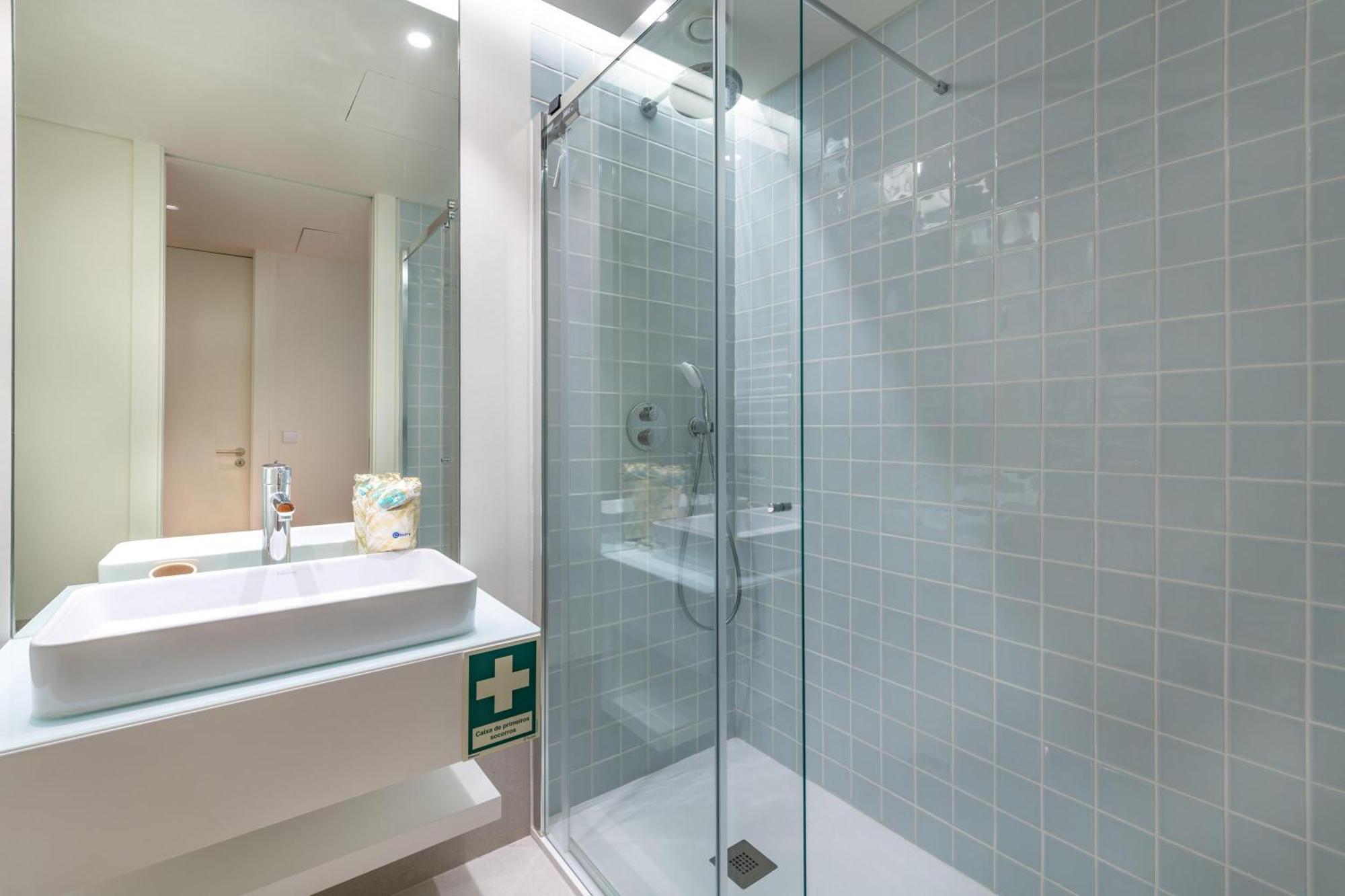 Apartment Cond Bayline Cavala - - Pool - Gym - - By Bedzy