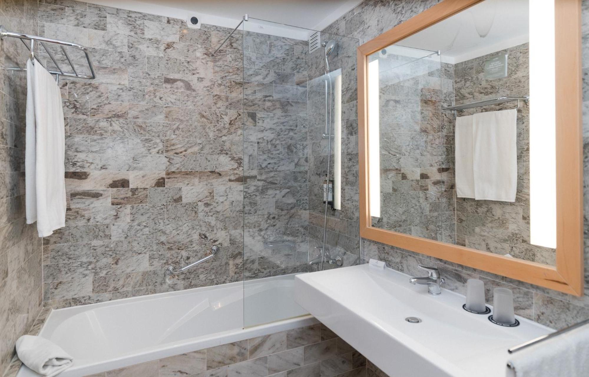 Pestana Viking & 4*
