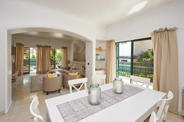 Refuge Holiday Homes Nola Villa *