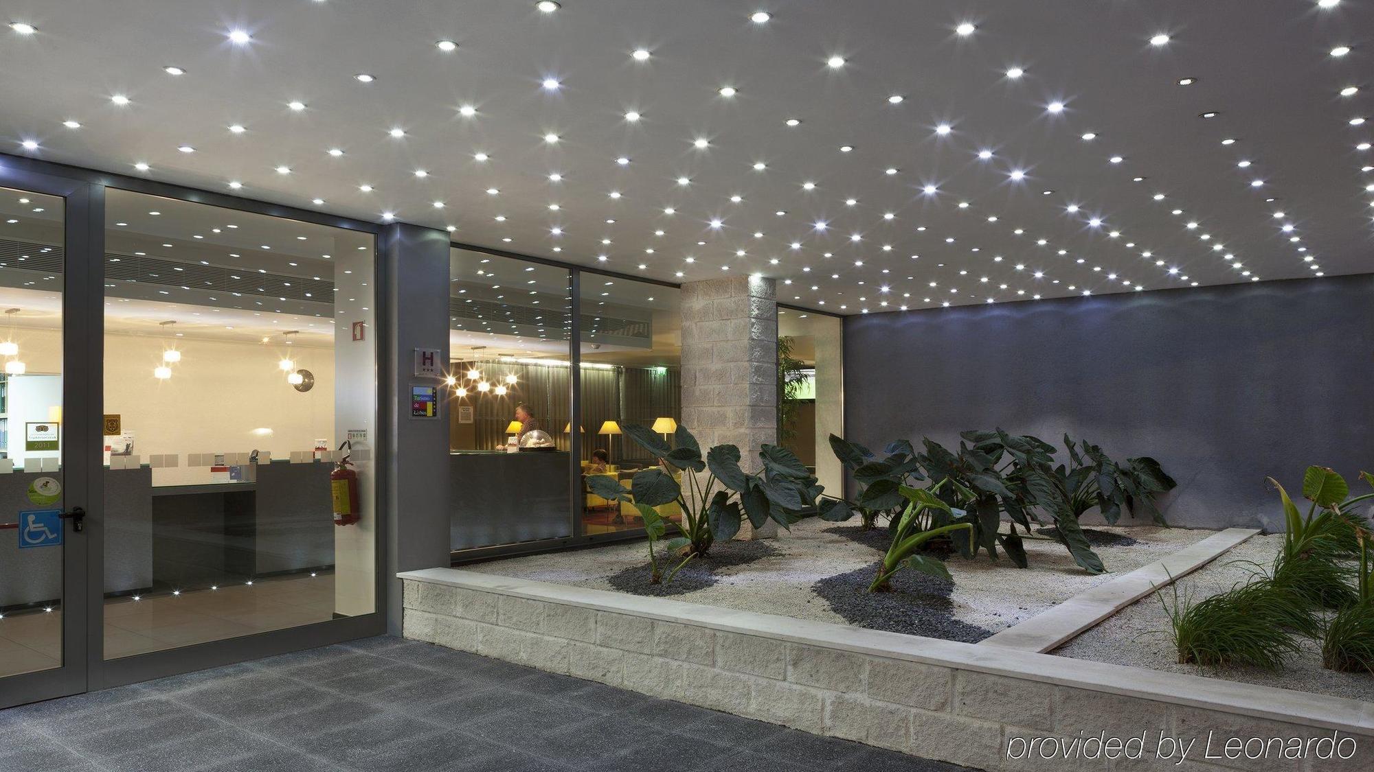 Hotel Express Lisbon Airport By Ihg 3*
