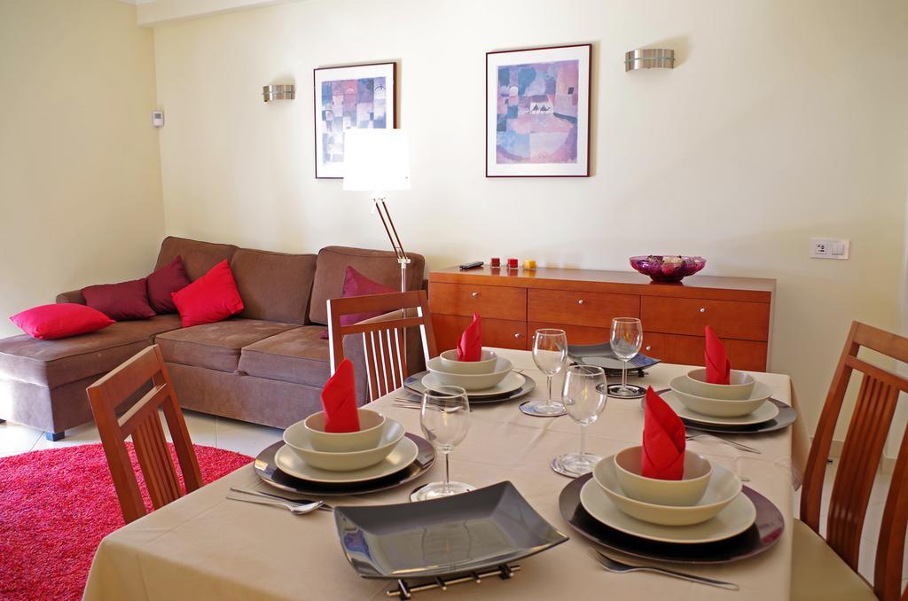 @ Poolside Apartamento