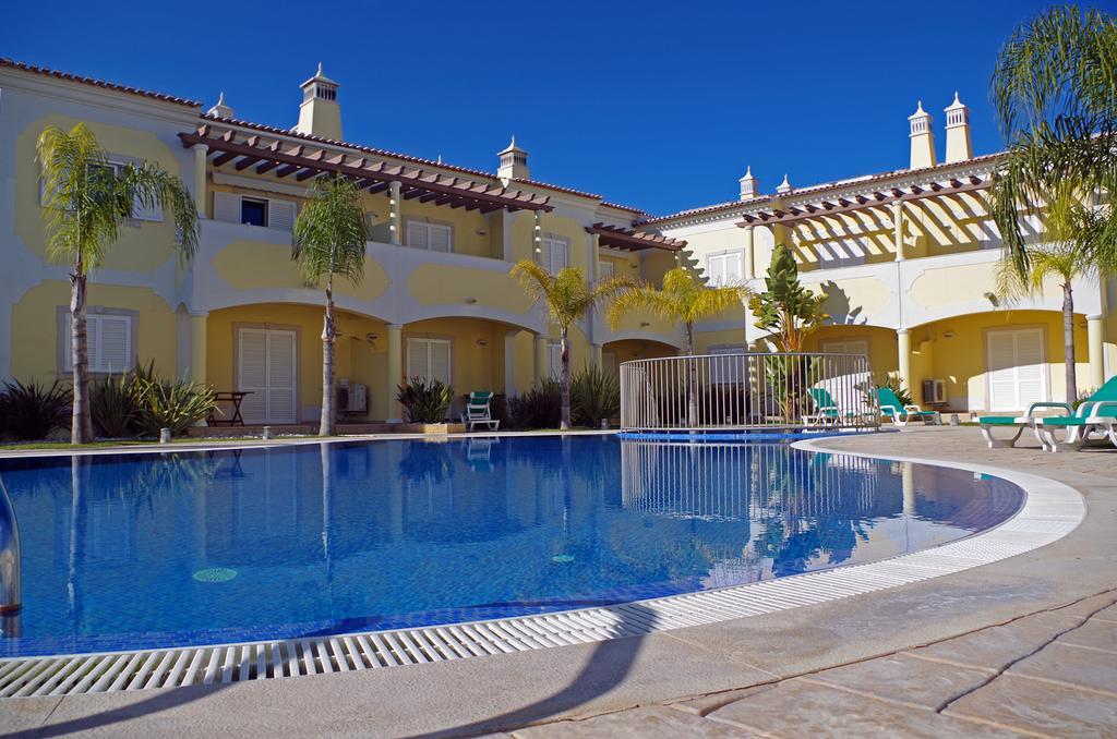 @ Poolside Apartamento *