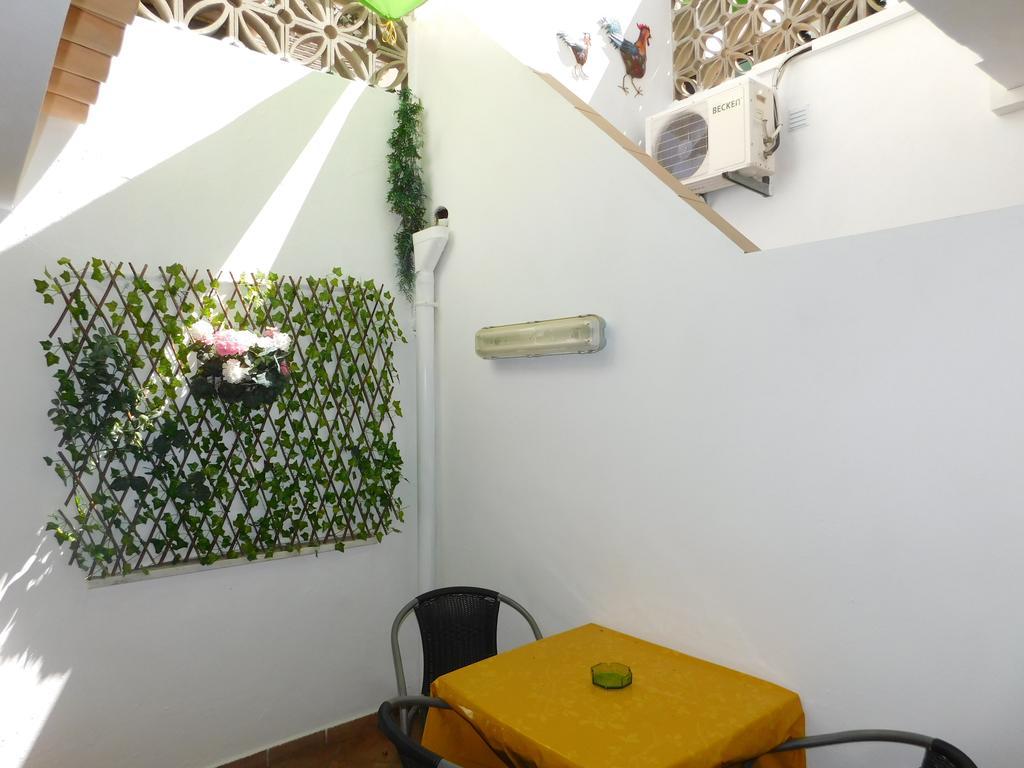 Dinas 3* Lagos