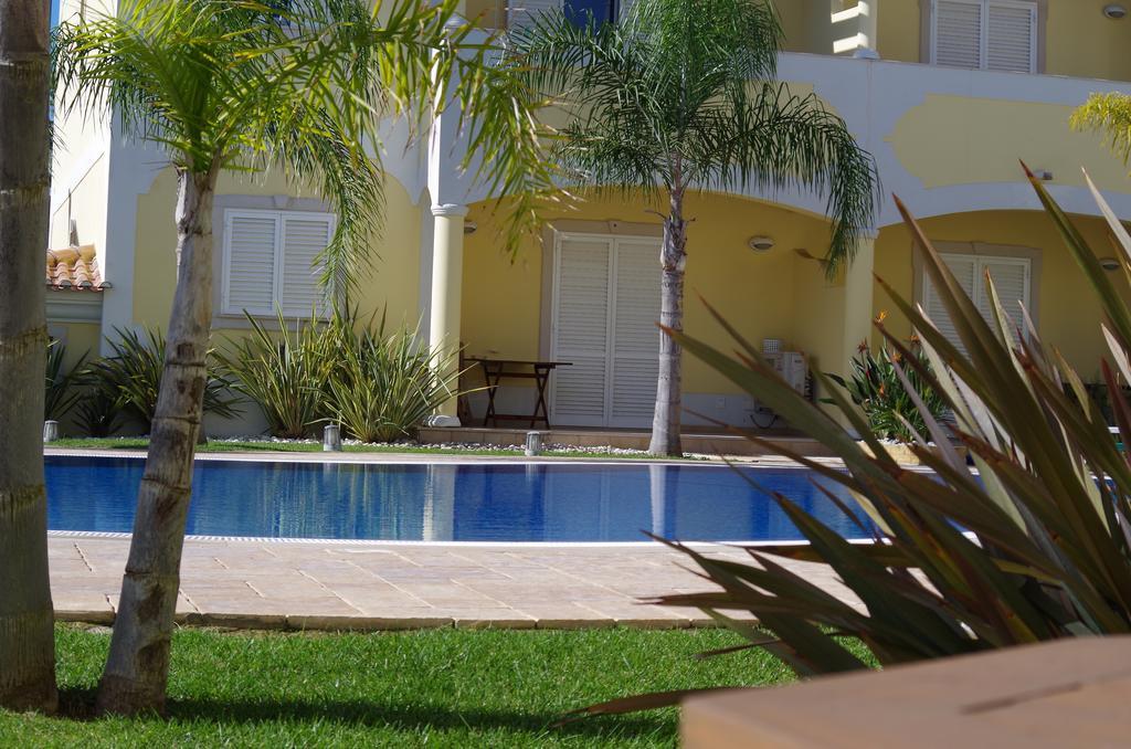 @ Poolside Albufeira