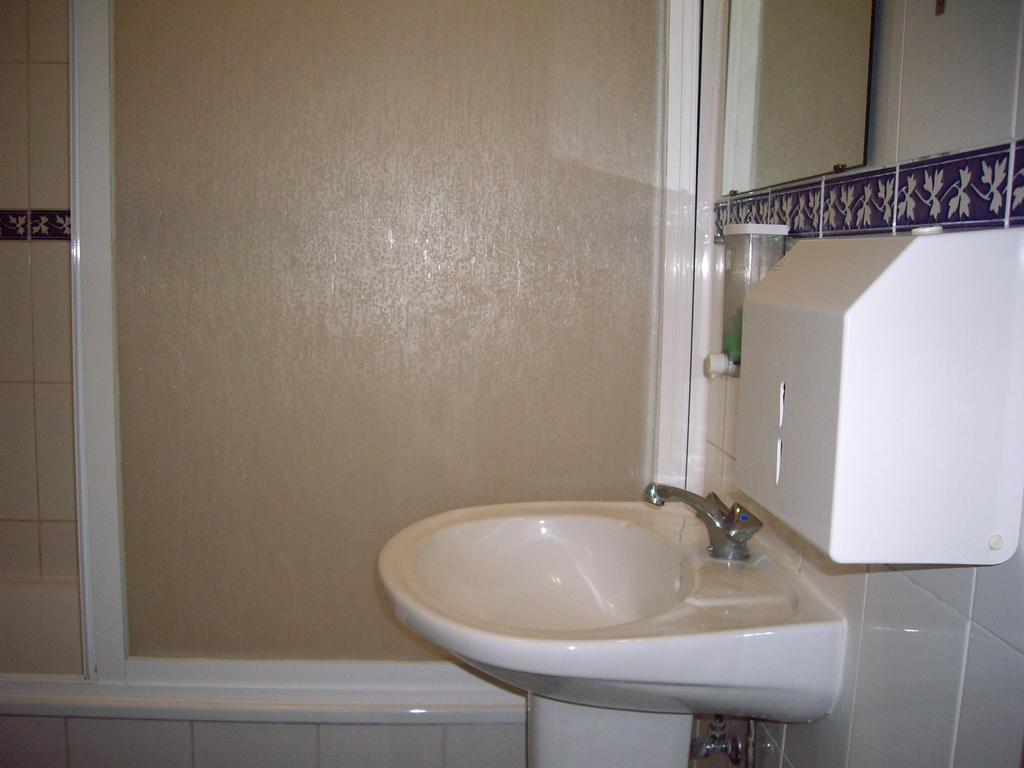 Residencial Camoes Bed & Breakfast Lisbon