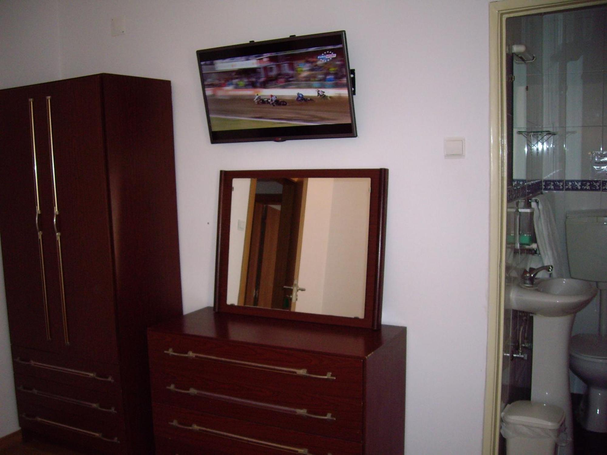 Residencial Camoes Bed & Breakfast