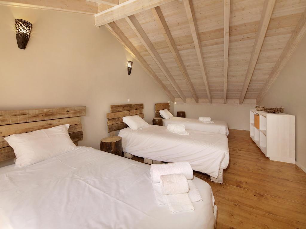 Agroturismo Casa Do Vale Da Lama Ecohotel & Retreat Centre In A Farm