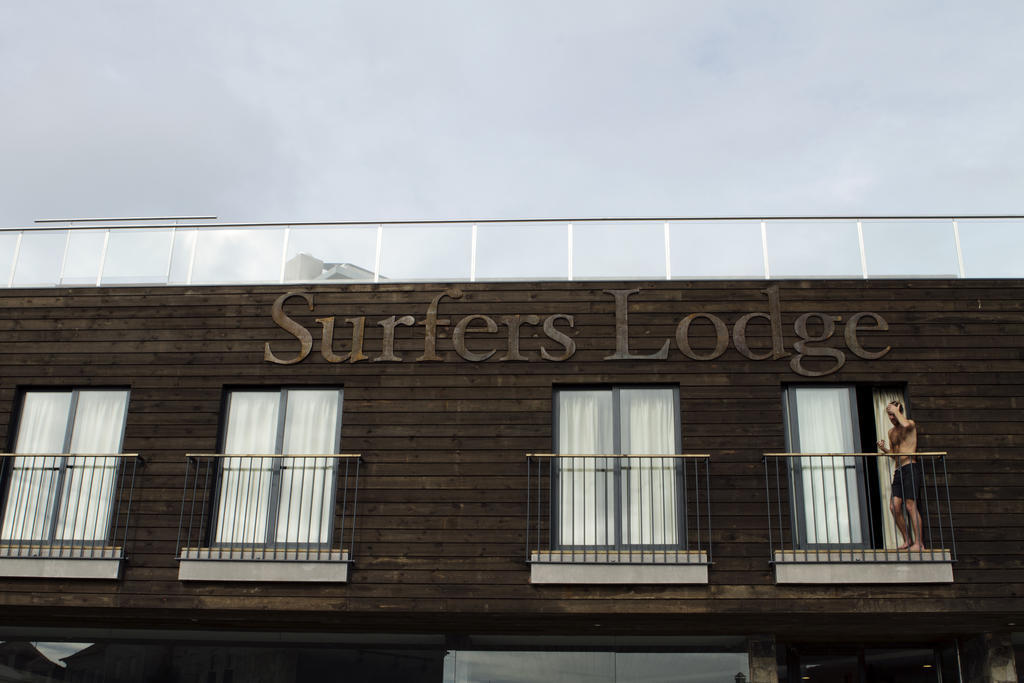 Hotel Surfers