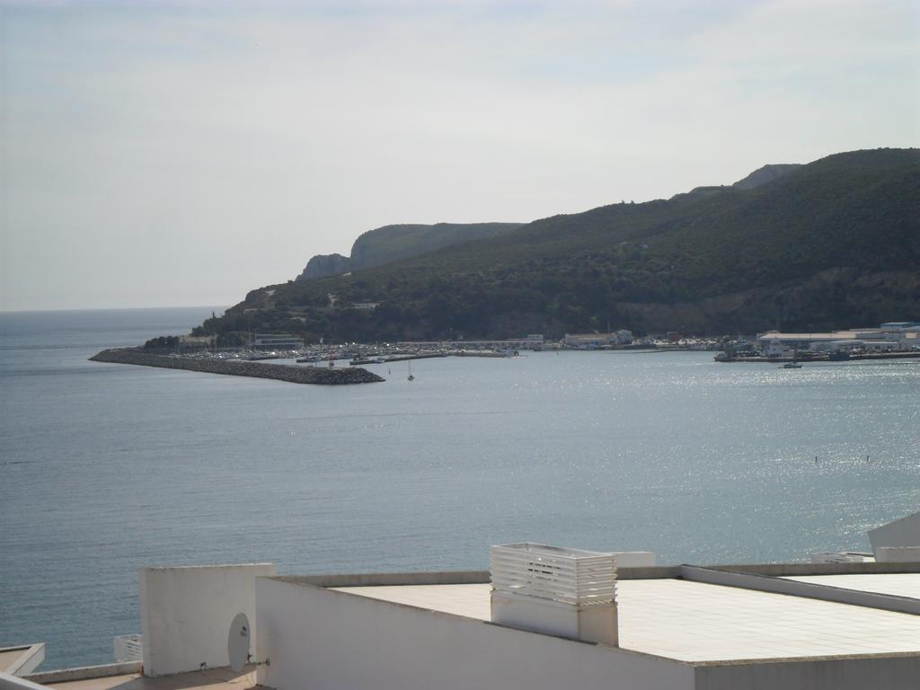 Apartment Bay