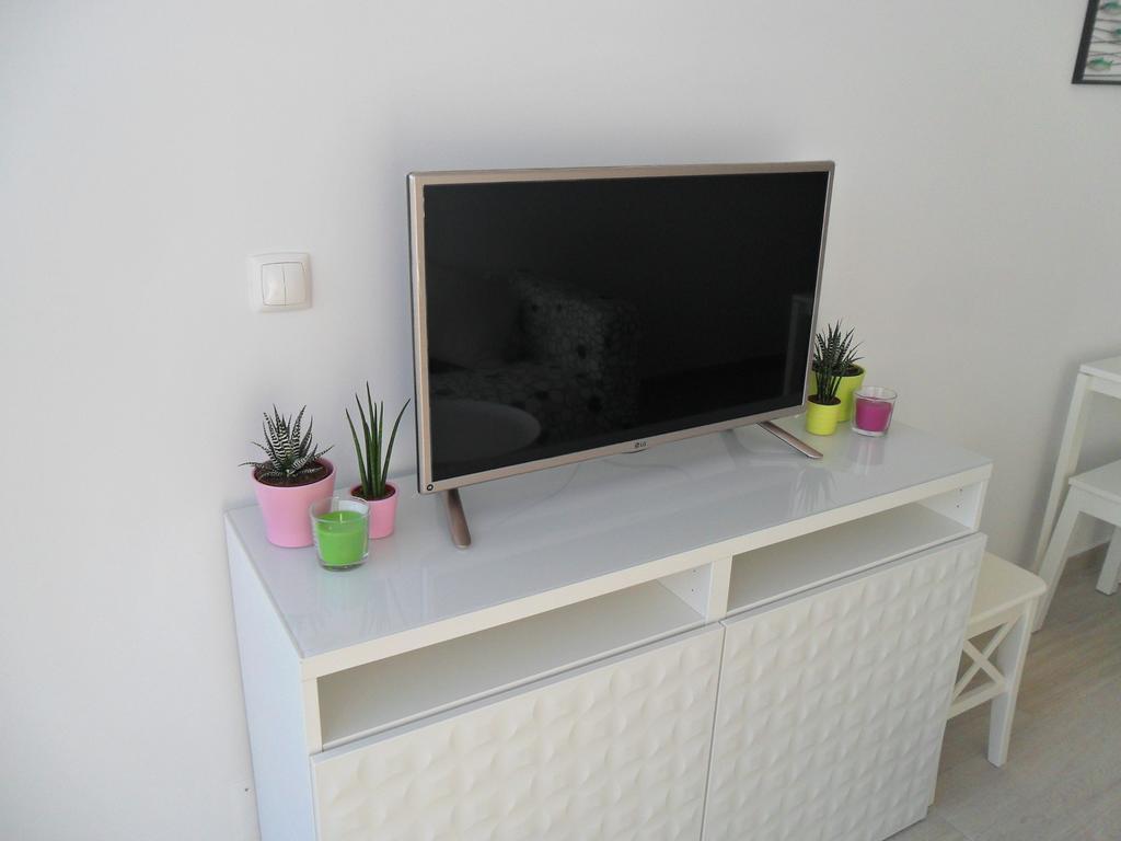 Apartment Bay