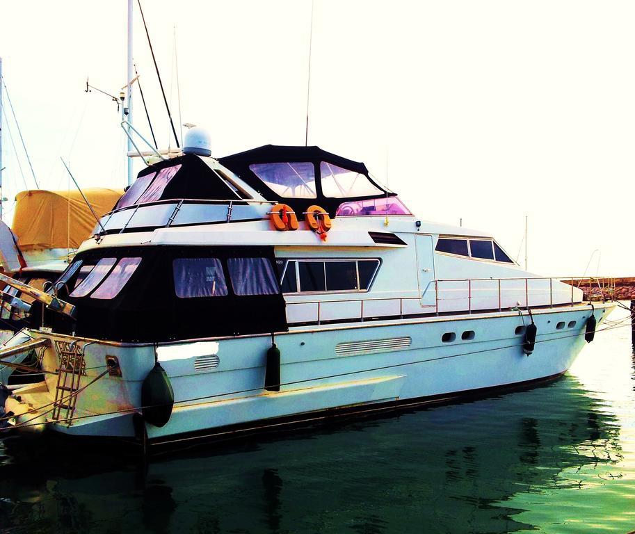 Botel My Angelisa The Yacht Lisboa