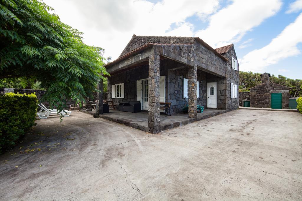 Holiday home Adega Poca