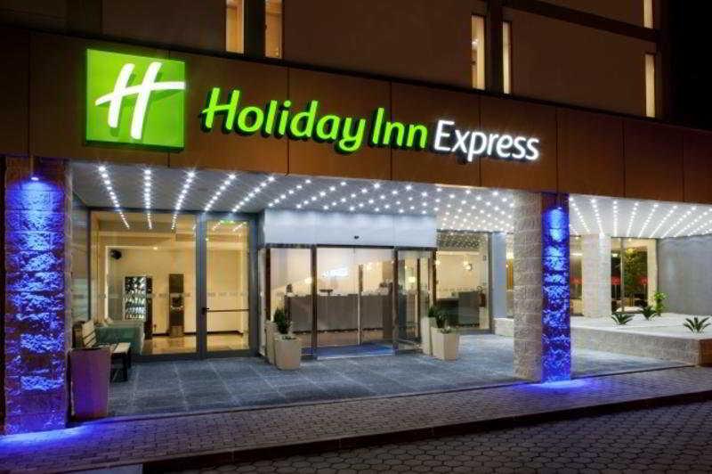 Hotel Express Lisbon Airport By Ihg 3*