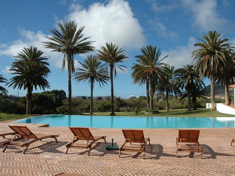 Hotel &