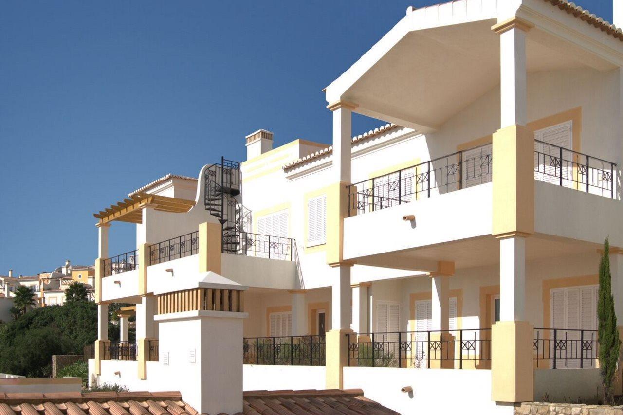 Nau Village Salema