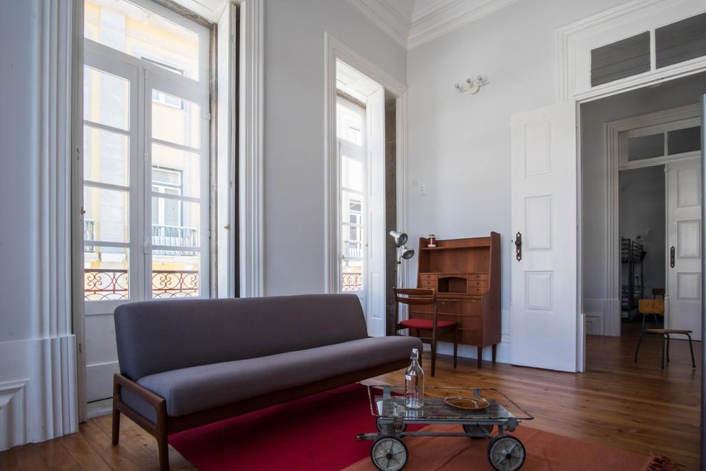Guest house Dona Emilia Guest House & Studio Apartment Building