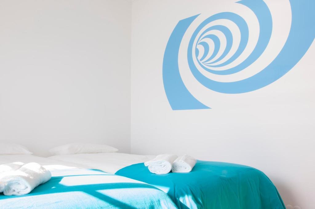 Hostel The Wave Beach & Surf Ericeira