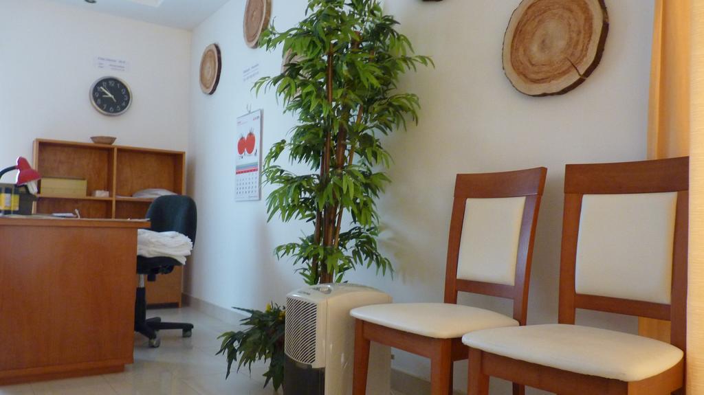 Bed & Breakfast Azores Holidays House -b&b - - Self Check-in Keyboard *