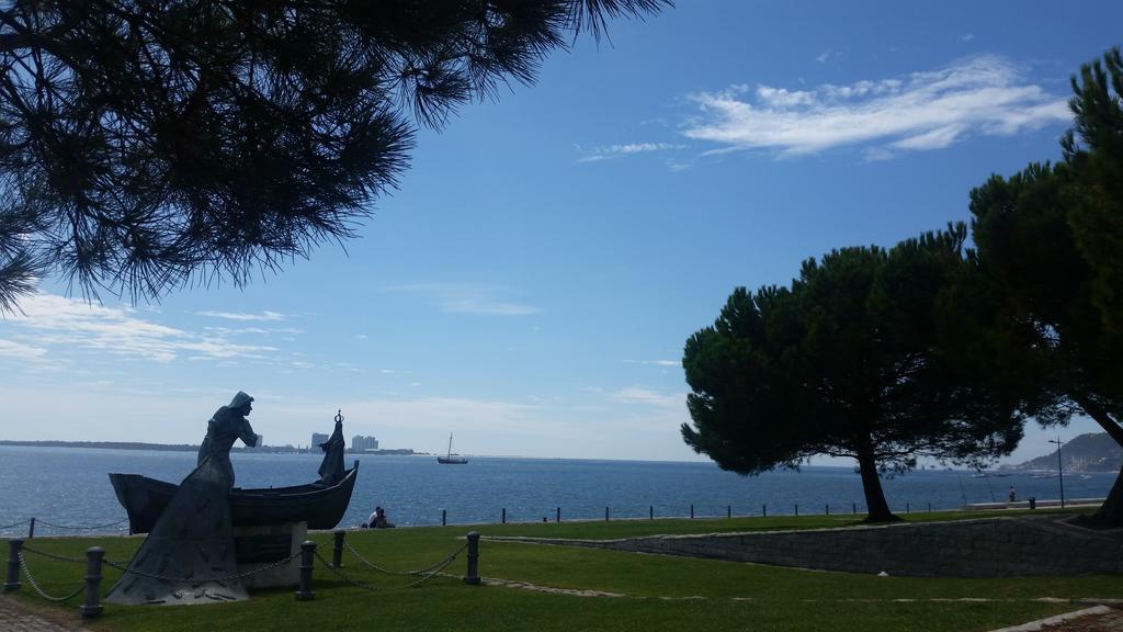 Spacious 2 Bedroom * Setúbal