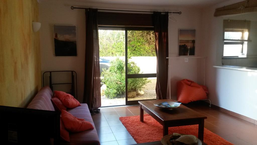 Front 1 Apartment *