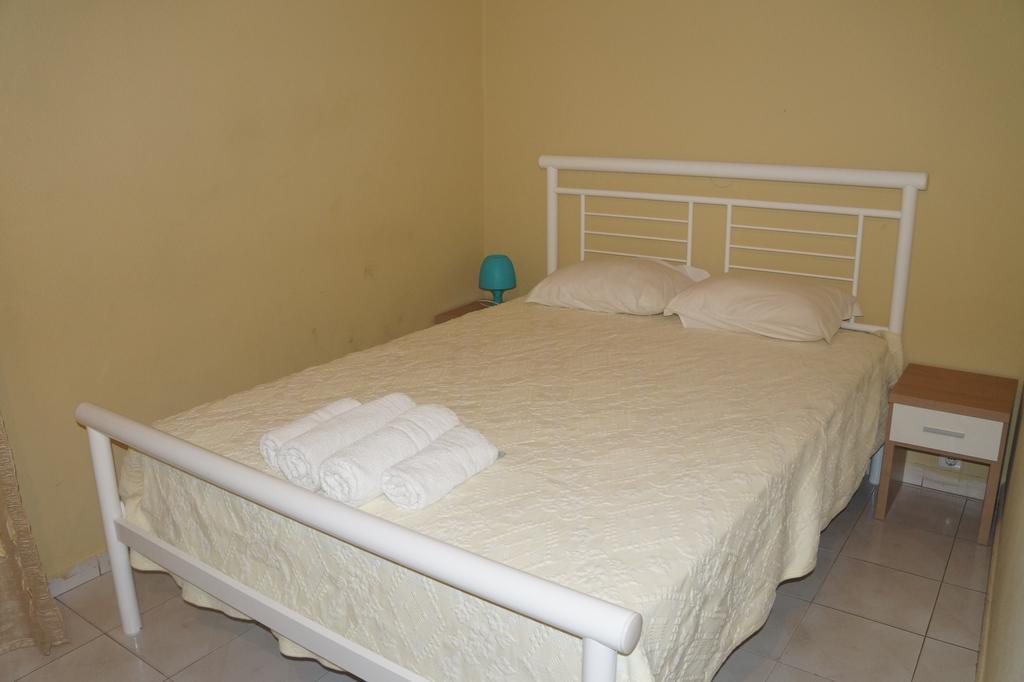 Guest house Triangulo - Alojamento Local Quarteira