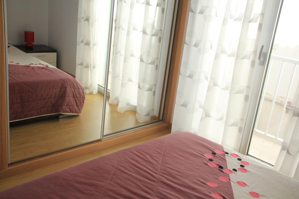 Apartment Bed & Seaside