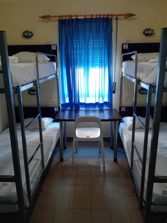 Hi - De Juventude Hostel Lagos