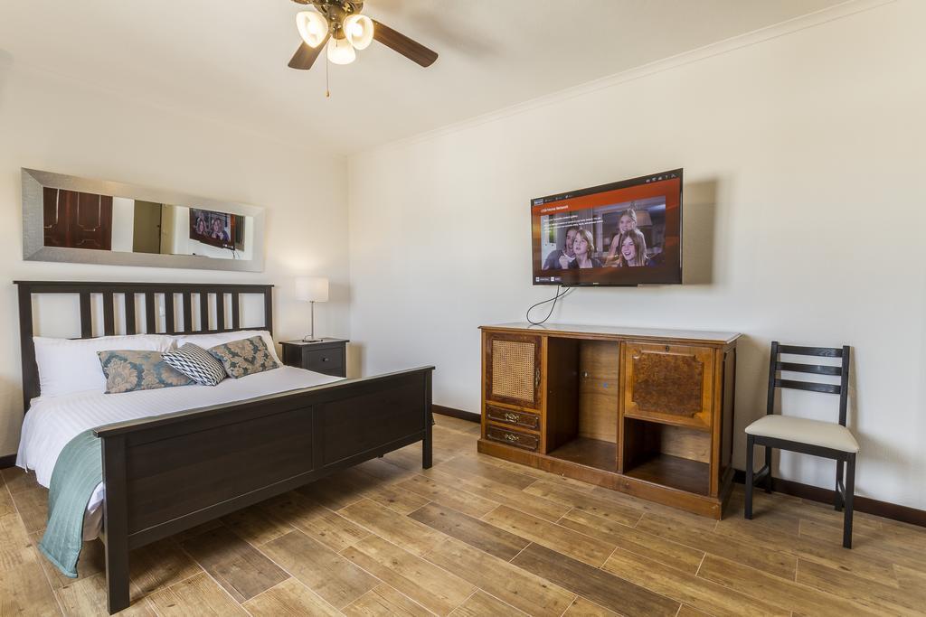 Holiday Guest house *