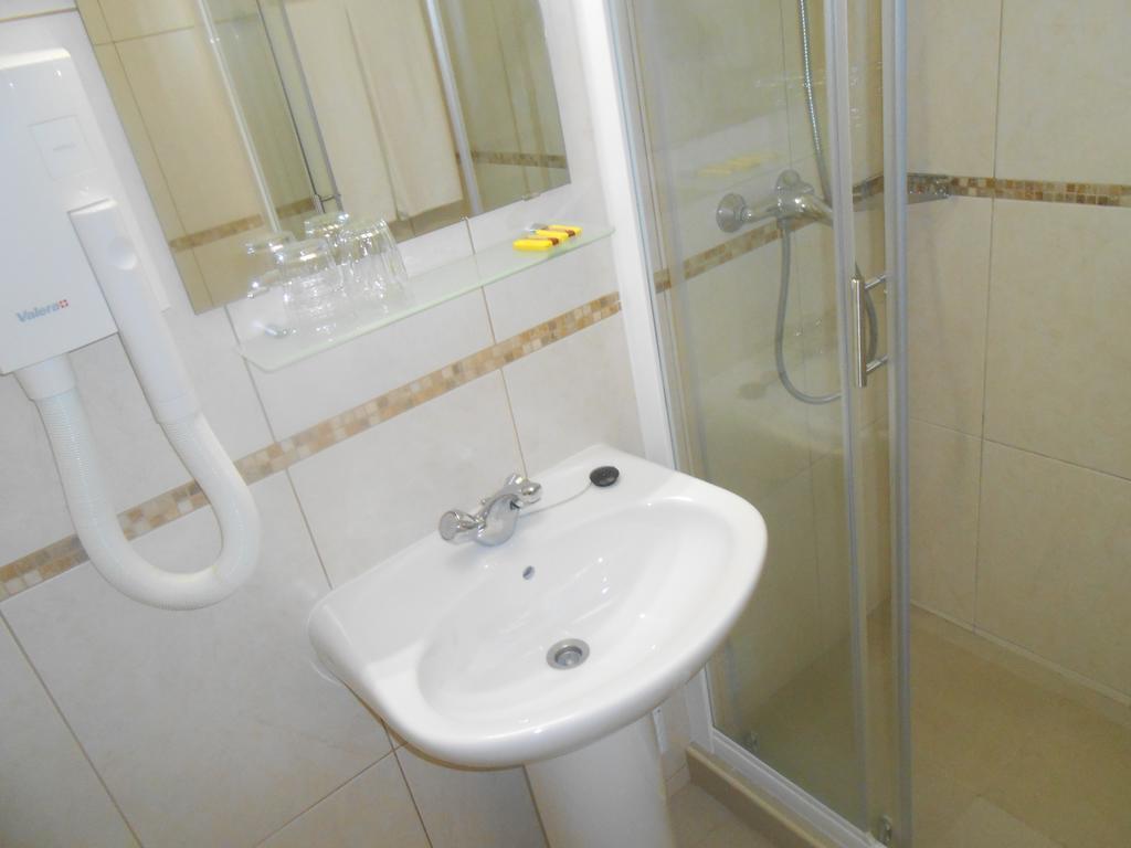 Velha 2*