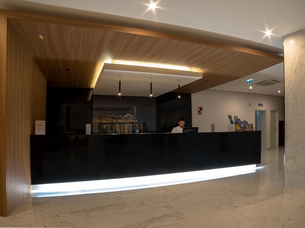 Aparthotel Flor Da Rocha 4*