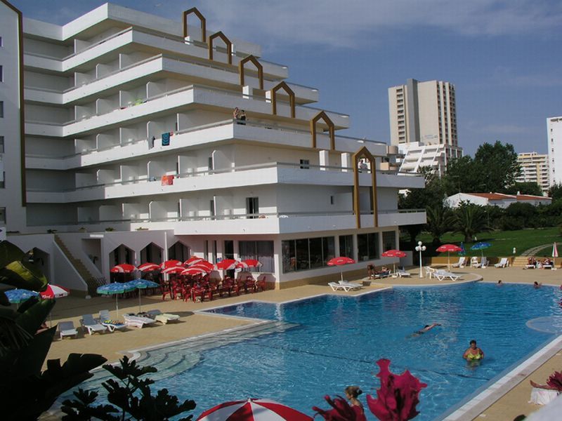 Hotel Luar