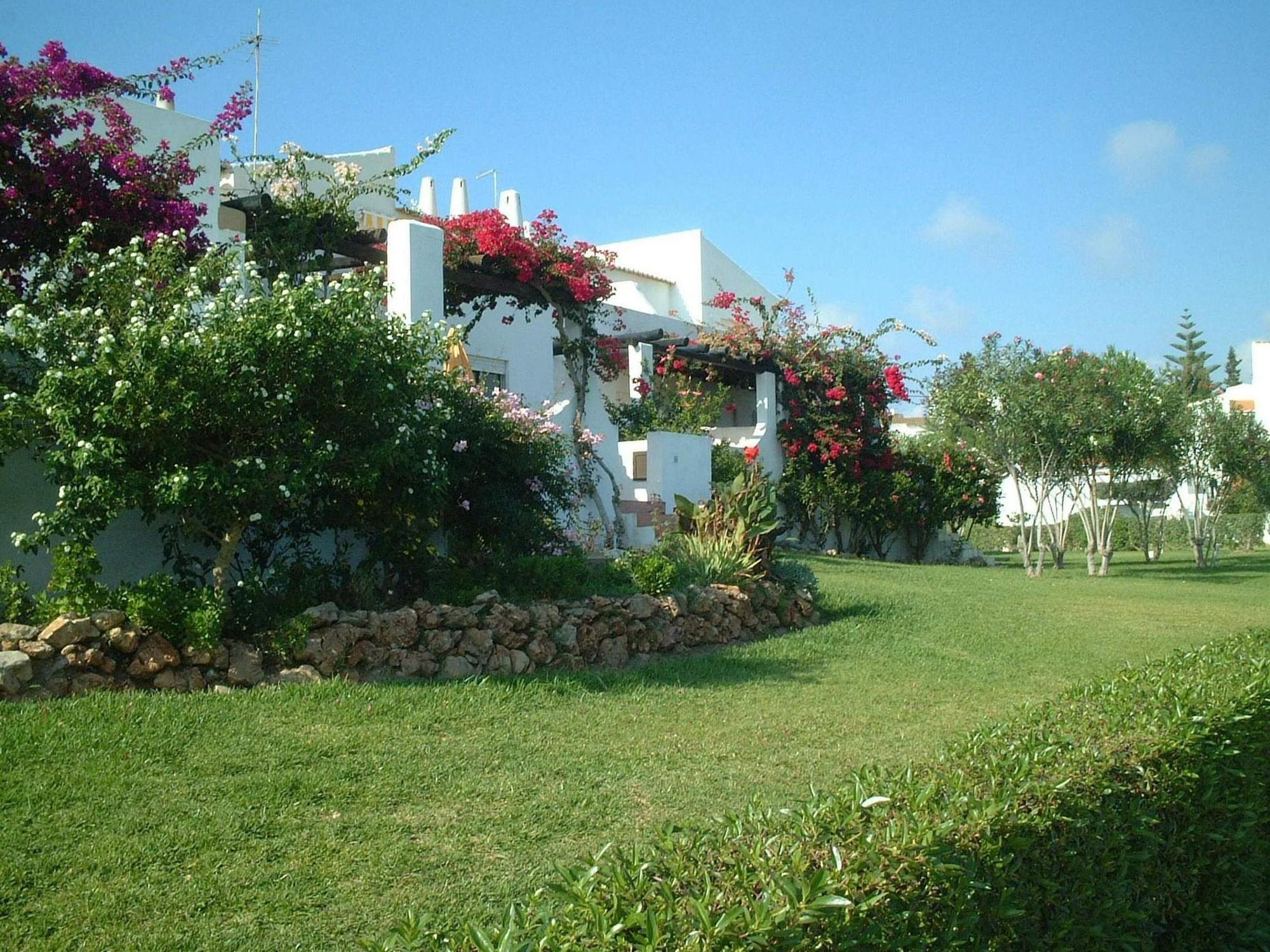 Senhora Da Rocha Apartment
