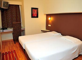 Bocage Hotel 2*