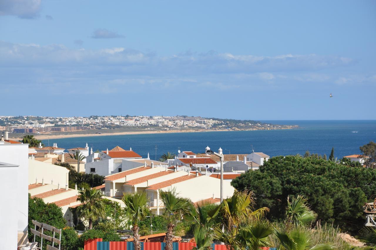 Apartamento Com Piscina Em Alporchinhos *